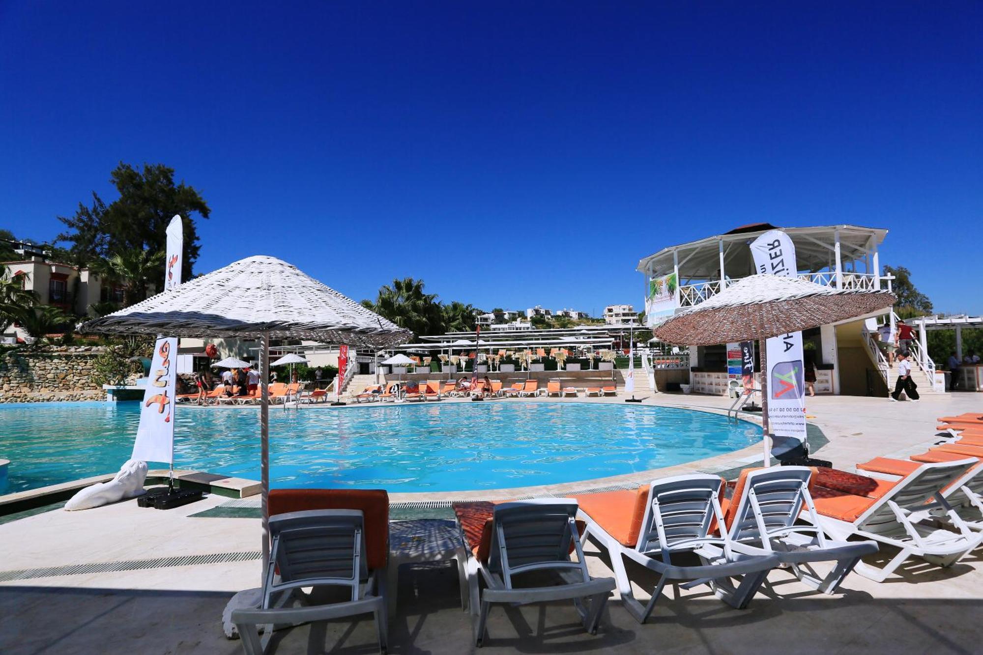 בודרום Phoenix Sun Hotel מראה חיצוני תמונה